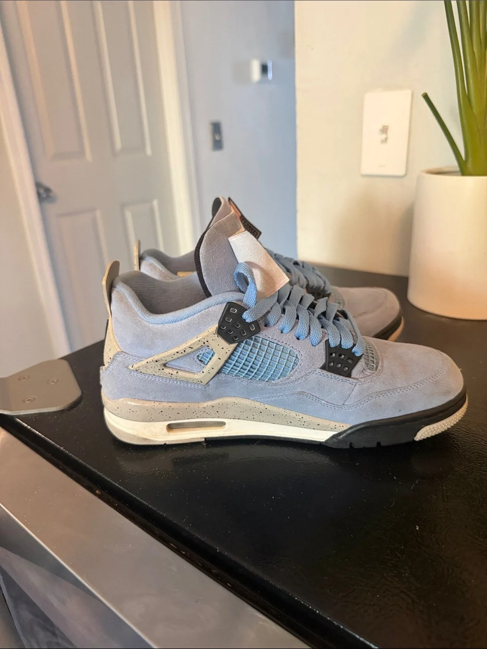 Air Jordan 4 Retro 'University Blue'